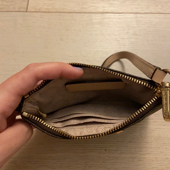 Michael Kors coin purse - Picture 2 of 2